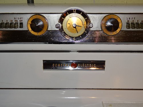 Property photo 81 - Personal Property Auction, Furniture, Glassware, Pictures, Kitchen Appliances, Household, Fishing Gear, Vintage Cameras, Electronics, Toys, Games